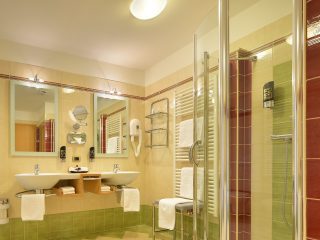 Kristiania Junior Suite Dolomite bagno