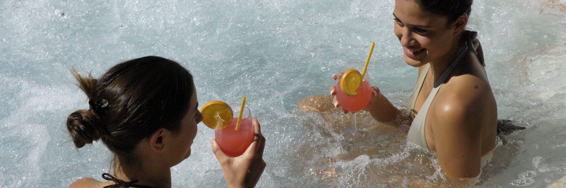 Immagine di testata per Idromassaggio caldo esterno