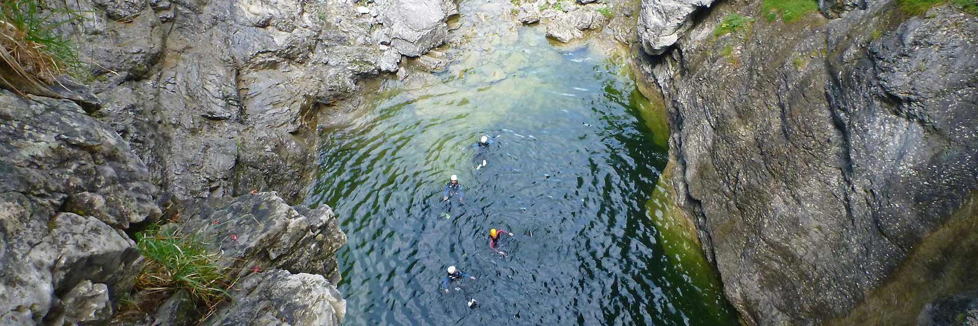 Immagine di testata per Adventures during Canyoning in Trentino