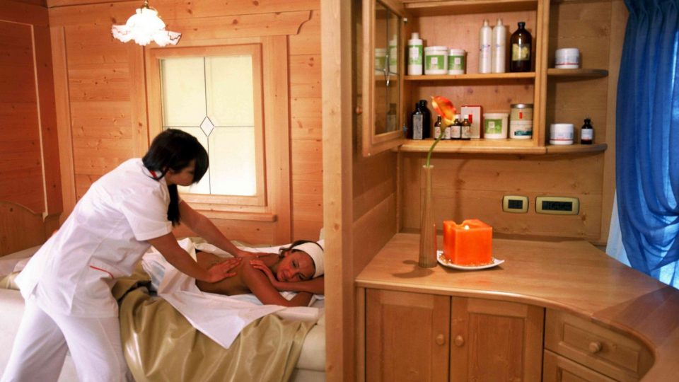 Image for Sospesi nel benessere